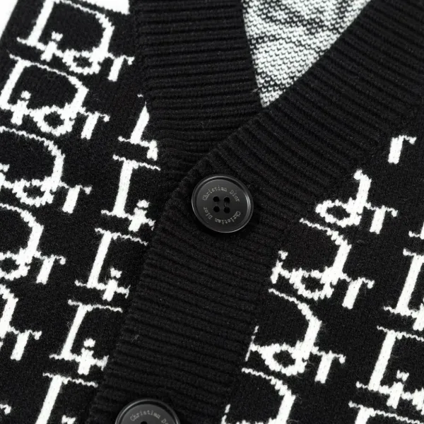【2026】【DIOR 公式旗艦店】ディオール   セーター好評に付き再入荷！ 240929