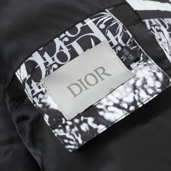 【2026】【DIOR 公式旗艦店】ディオール  ダウンジャケット ご好評に付き再入荷！240927