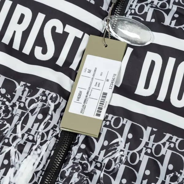 【2026】【DIOR 公式旗艦店】ディオール  ダウンジャケット ご好評に付き再入荷！240927