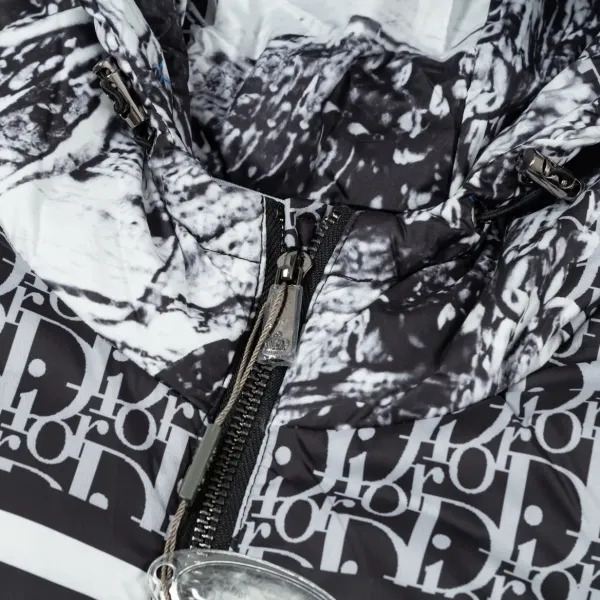 【2026】【DIOR 公式旗艦店】ディオール  ダウンジャケット ご好評に付き再入荷！240927