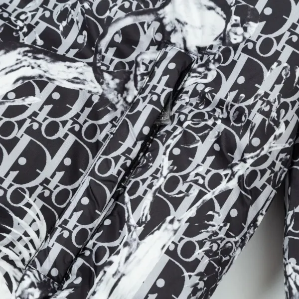 【2026】【DIOR 公式旗艦店】ディオール  ダウンジャケット ご好評に付き再入荷！240927