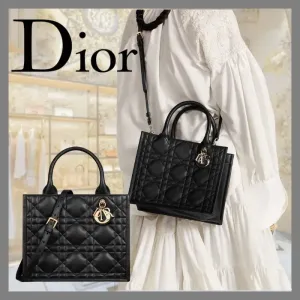 【2026】【DIOR】ディオール  ブック トート スモール  26.5 x 21 x 14 CM  240919