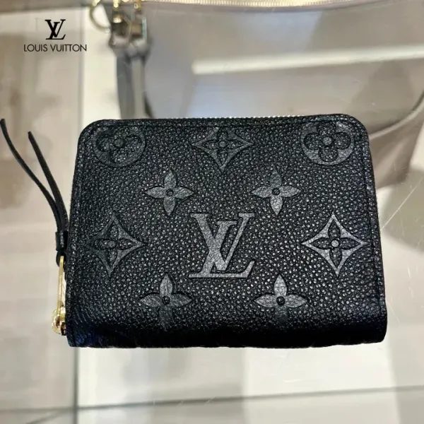 【2026】LV ★Louis Vuitton★ ジッピーコインパース M60574 240919 【2026】LV ★Louis Vuitton★ ジッピーコインパース M60574 240919