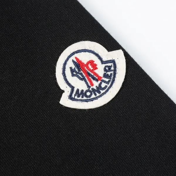【2026】【MONCLER 公式旗艦店】モンクレール  丸首の衛衣 スウェットご好評に付き再入荷 240902