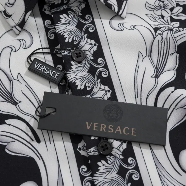 【2026】【VERSACE 公式旗艦店】ヴェルサーチ  シャツ  ご好評に付き再入荷  240831