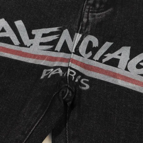 【2026】【BALENCIAGA 公式旗艦店】バレンシアガ  ジーパン  ご好評に付き再入荷  240830