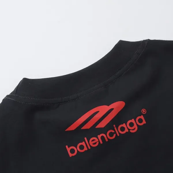 【2026】【BALENCIAGA 公式旗艦店】バレンシアガ  丸首の衛衣 スウェットご好評に付き再入荷 240829