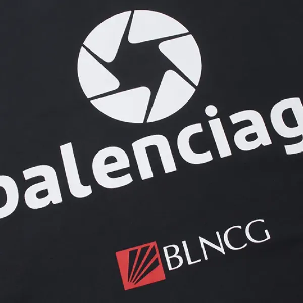 【2026】【BALENCIAGA 公式旗艦店】バレンシアガ  丸首の衛衣 スウェットご好評に付き再入荷 240829
