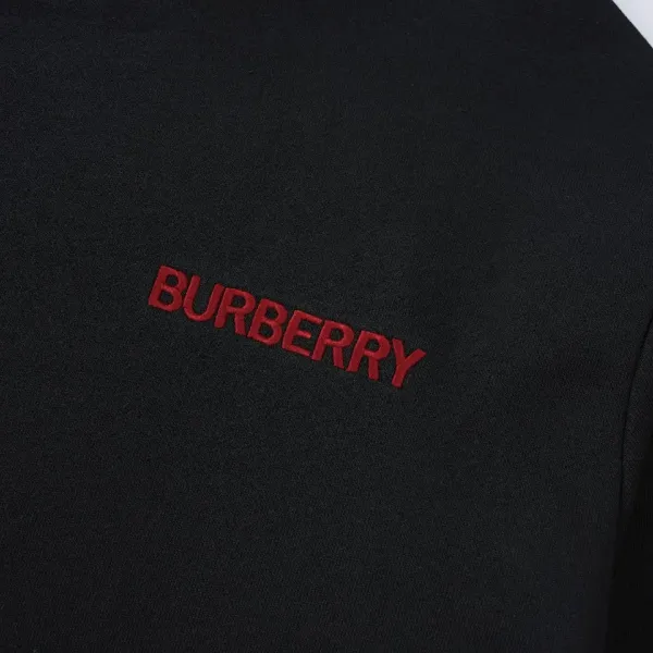【2026】【BURBERRY 公式旗艦店】バーバリー 丸首の衛衣 スウェット ご好評に付き再入荷240829 【2026】【BURBERRY 公式旗艦店】バーバリー 丸首の衛衣 スウェット ご好評に付き再入荷240829