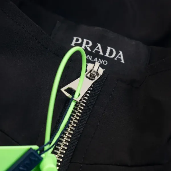 【2026】【PRADA  公式旗艦店】プラダ  ジャケット着 好評に付き再入荷 240828