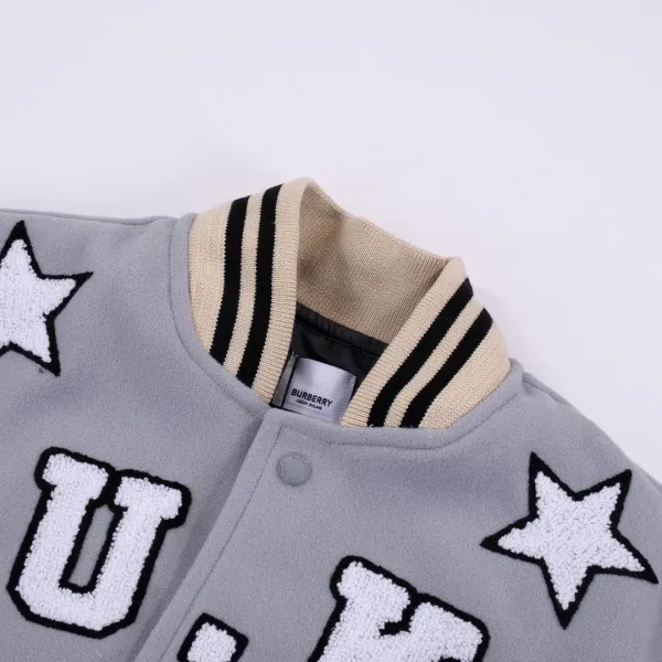 【2026】【BURBERRY 公式旗艦店】バーバリー  ジャケット着 好評に付き再入荷 240827