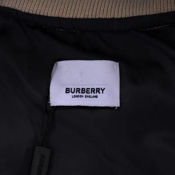 【2026】【BURBERRY 公式旗艦店】バーバリー  ジャケット着 好評に付き再入荷 240827