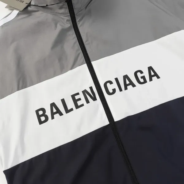 【2026】【BALENCIAGA 公式旗艦店】 バレンシアガ ジャケット着 好評に付き再入荷 240827 【2026】【BALENCIAGA 公式旗艦店】 バレンシアガ ジャケット着 好評に付き再入荷 240827