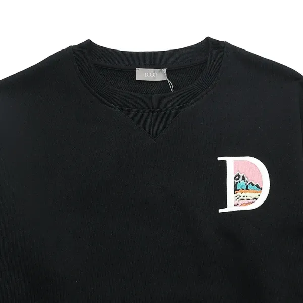【2026】【DIOR 公式旗艦店】ディオール 丸首の衛衣 ご好評に付き再入荷 240817 【2026】【DIOR 公式旗艦店】ディオール 丸首の衛衣 ご好評に付き再入荷 240817
