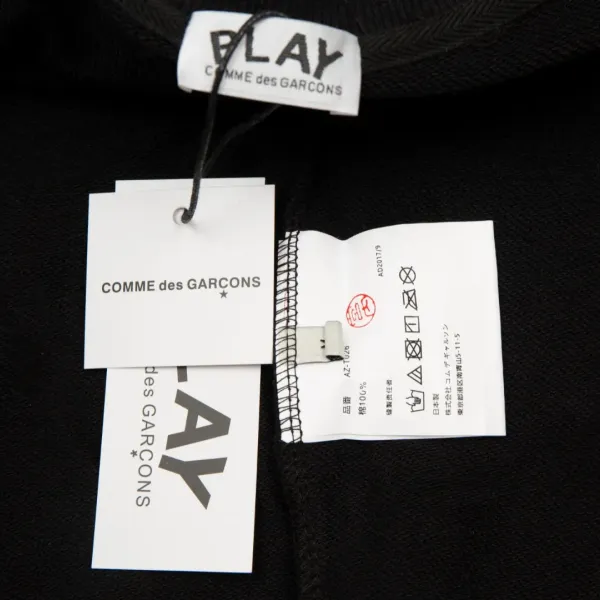 【2026】【COMME DES GARCONS PLAY公式旗艦店】コム デ ギャルソン プレイ丸首の衛衣 スウェット ご好評に付き再入荷 240816