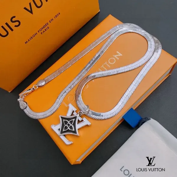 【2026】LV【LOUIS VUITTON】ネックレス、新しいネックレス万能シンプルファッションオーナメント 240813