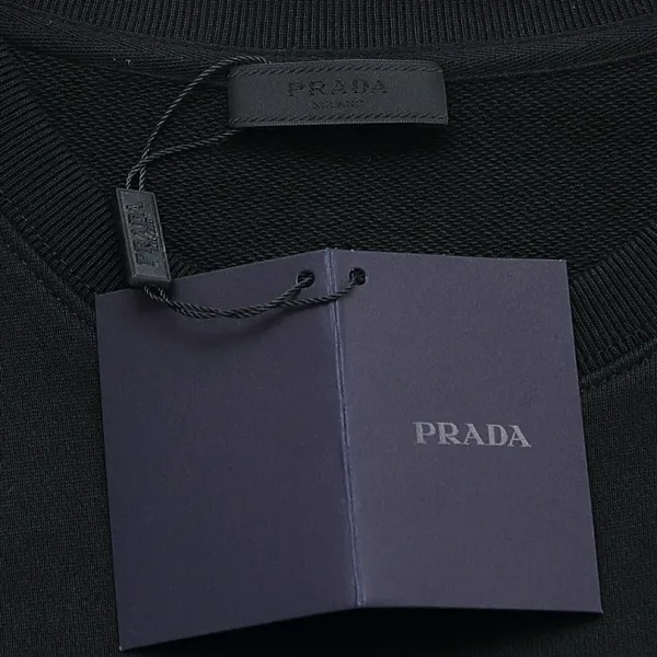 【2026】【PRADA 公式旗艦店】プラダ  丸首の衛衣 スウェットご好評に付き再入荷 240809