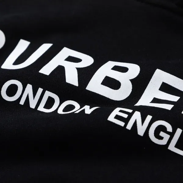 【2026】【BURBERRY  公式旗艦店】バーバリー パーカースウェットご好評に付き再入荷 240805