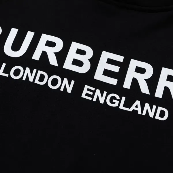 【2026】【BURBERRY  公式旗艦店】バーバリー パーカースウェットご好評に付き再入荷 240805