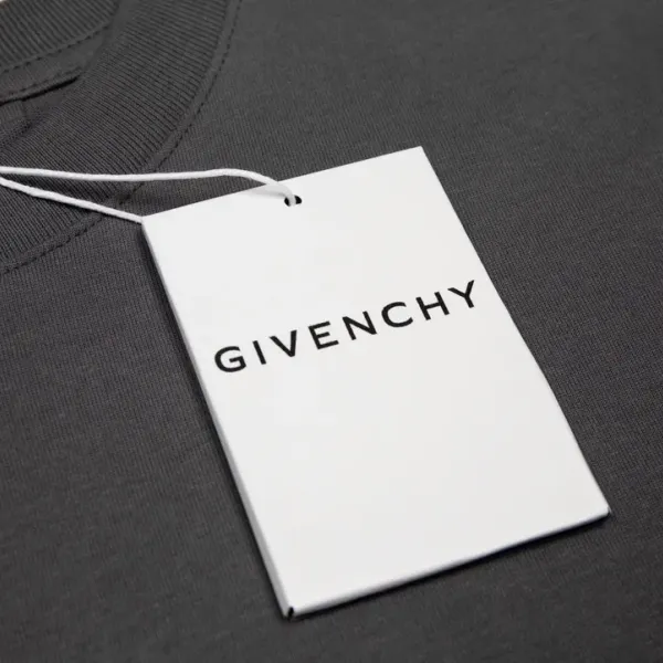【2026】【GIVENCHY  公式旗艦店】ジバンシー  Tシャツご好評に付き再入荷 240803