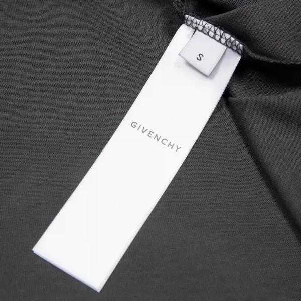 【2026】【GIVENCHY  公式旗艦店】ジバンシー  Tシャツご好評に付き再入荷 240803