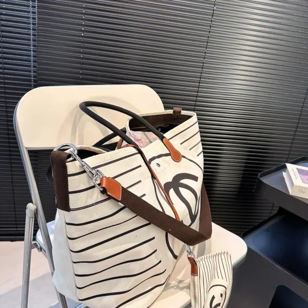 【2026】【CHANEL 公式旗艦店】シャネル ハンドバッグ 当日出荷 好評に付き再入荷！42*31CM  240723