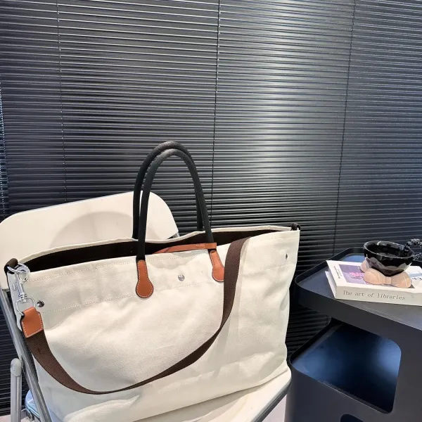 【2026】【CHANEL 公式旗艦店】シャネル ハンドバッグ 当日出荷 好評に付き再入荷！42*31CM  240723