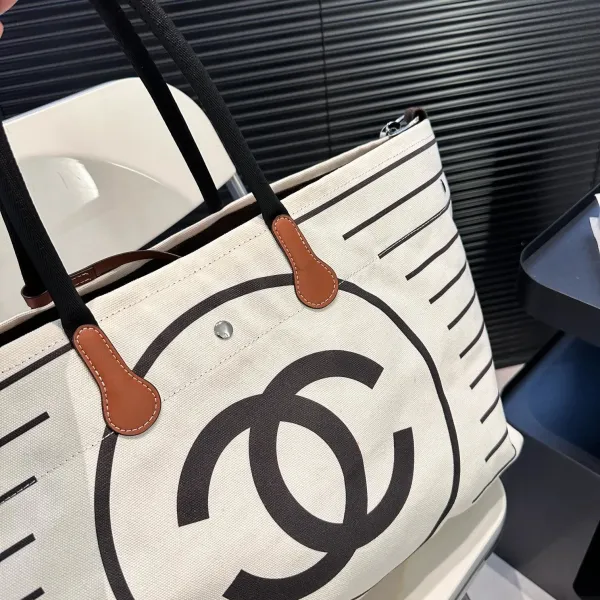 【2026】【CHANEL 公式旗艦店】シャネル ハンドバッグ 当日出荷 好評に付き再入荷！42*31CM  240723