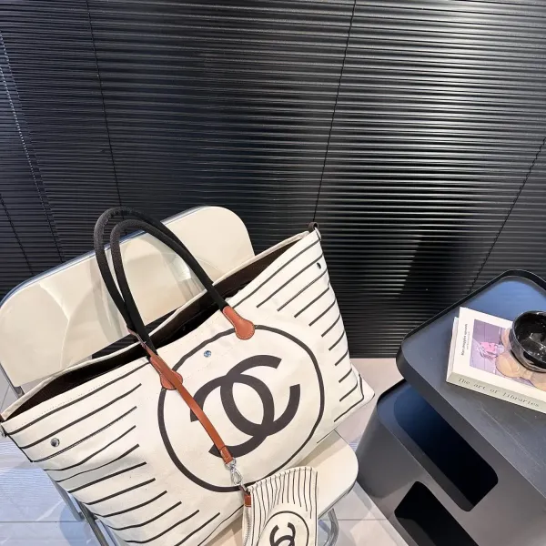 【2026】【CHANEL 公式旗艦店】シャネル ハンドバッグ 当日出荷 好評に付き再入荷！42*31CM  240723