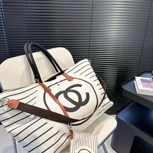 【2026】【CHANEL 公式旗艦店】シャネル ハンドバッグ 当日出荷 好評に付き再入荷！42*31CM  240723