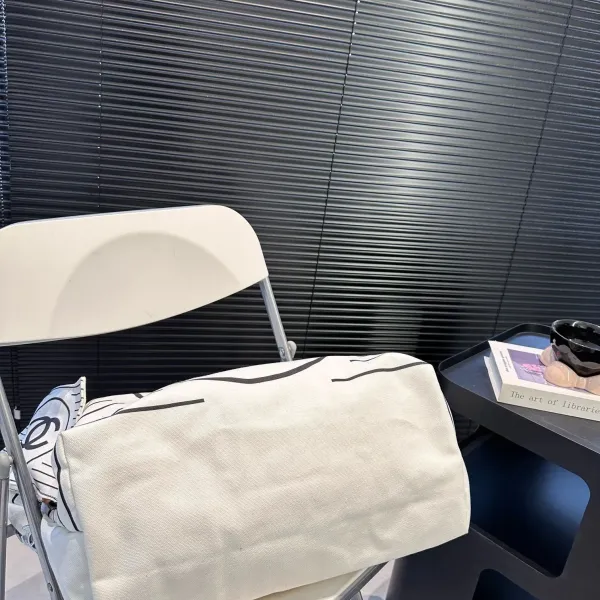 【2026】【CHANEL 公式旗艦店】シャネル ハンドバッグ 当日出荷 好評に付き再入荷！42*31CM  240723