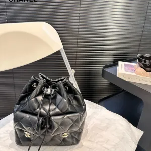 【2026】【CHANEL 公式旗艦店】シャネル リュックサック 当日出荷 好評に付き再入荷！20*22CM  240723