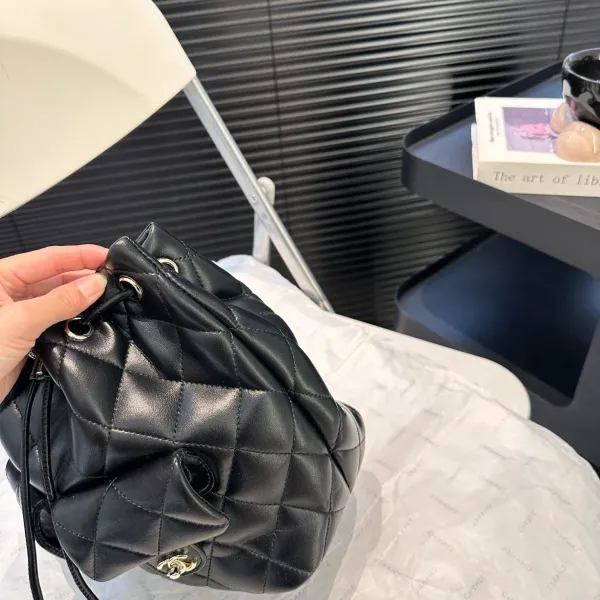 【2026】【CHANEL 公式旗艦店】シャネル リュックサック 当日出荷 好評に付き再入荷！20*22CM  240723