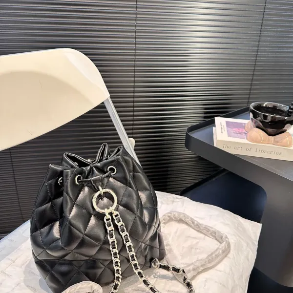 【2026】【CHANEL 公式旗艦店】シャネル リュックサック 当日出荷 好評に付き再入荷！20*22CM  240723