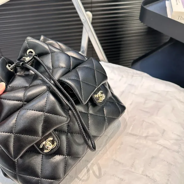 【2026】【CHANEL 公式旗艦店】シャネル リュックサック 当日出荷 好評に付き再入荷！20*22CM  240723