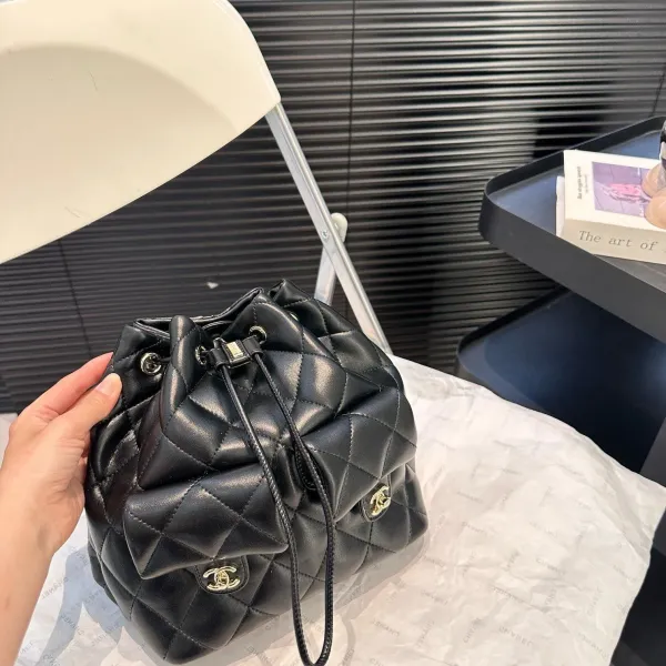 【2026】【CHANEL 公式旗艦店】シャネル リュックサック 当日出荷 好評に付き再入荷！20*22CM  240723