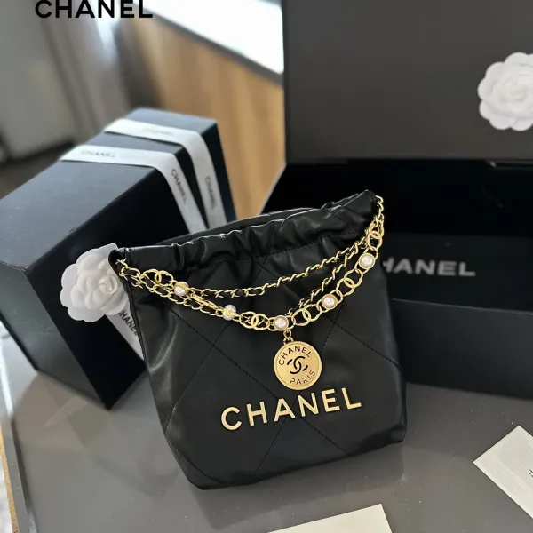 【2026】【CHANEL 公式旗艦店】シャネル 斜めがけバッグ 当日出荷 好評に付き再入荷!20CM 240723 【2026】【CHANEL 公式旗艦店】シャネル 斜めがけバッグ 当日出荷 好評に付き再入荷!20CM 240723