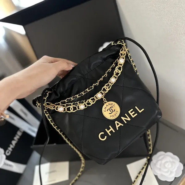 【2026】【CHANEL 公式旗艦店】シャネル 斜めがけバッグ 当日出荷 好評に付き再入荷!20CM 240723 【2026】【CHANEL 公式旗艦店】シャネル 斜めがけバッグ 当日出荷 好評に付き再入荷!20CM 240723