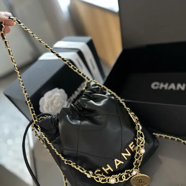 【2026】【CHANEL 公式旗艦店】シャネル 斜めがけバッグ 当日出荷 好評に付き再入荷!20CM 240723 【2026】【CHANEL 公式旗艦店】シャネル 斜めがけバッグ 当日出荷 好評に付き再入荷!20CM 240723