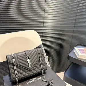 【2026】【YSL SAINT LAURENT 公式旗艦店】サンローラン   斜めがけバッグ 当日出荷 好評に付き再入荷！21*15CM  240722