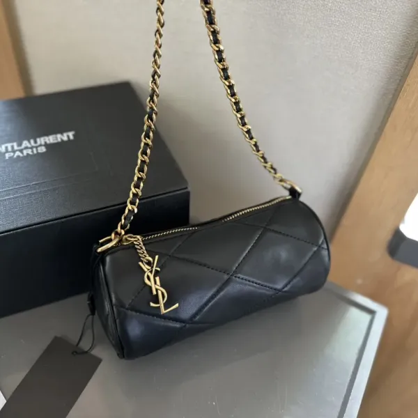 【2026】【YSL SAINT LAURENT 公式旗艦店】サンローラン   斜めがけバッグ 当日出荷 好評に付き再入荷！20*10CM  240722