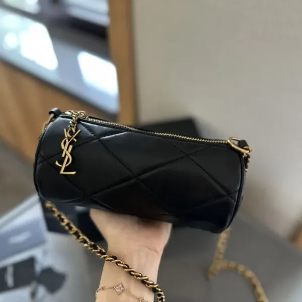 【2026】【YSL SAINT LAURENT 公式旗艦店】サンローラン   斜めがけバッグ 当日出荷 好評に付き再入荷！20*10CM  240722