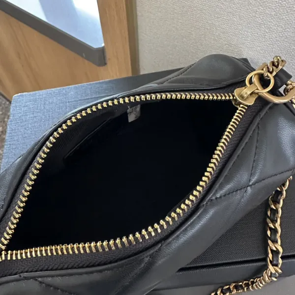 【2026】【YSL SAINT LAURENT 公式旗艦店】サンローラン   斜めがけバッグ 当日出荷 好評に付き再入荷！20*10CM  240722