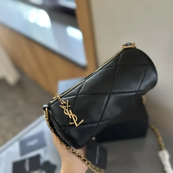 【2026】【YSL SAINT LAURENT 公式旗艦店】サンローラン   斜めがけバッグ 当日出荷 好評に付き再入荷！20*10CM  240722