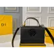 【2026】【FENDI  公式旗艦店】フェンディ 斜めがけバッグ  当日出荷 好評に付き再入荷！25*18CM  240720