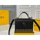 【2026】【FENDI  公式旗艦店】フェンディ 斜めがけバッグ  当日出荷 好評に付き再入荷！25*18CM  240720