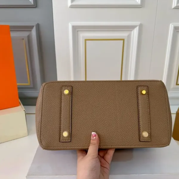 【2026】【Hermès 公式旗艦店】エルメス ハンドバッグ 当日出荷 好評に付き再入荷！31*24CM  240724