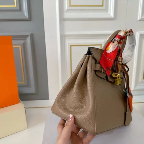 【2026】【Hermès 公式旗艦店】エルメス ハンドバッグ 当日出荷 好評に付き再入荷！31*24CM  240724