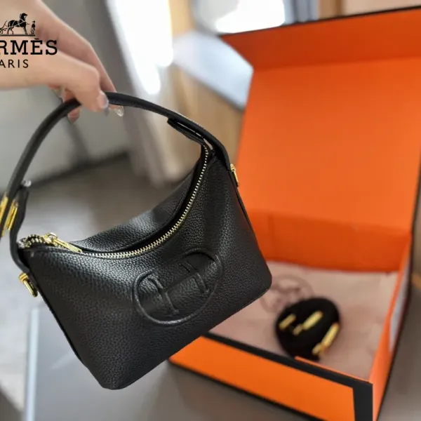 【2026】【Hermès 公式旗艦店】エルメス ハンドバッグ 当日出荷 好評に付き再入荷！18CM  240724