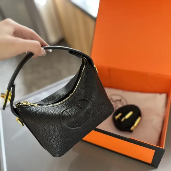 【2026】【Hermès 公式旗艦店】エルメス ハンドバッグ 当日出荷 好評に付き再入荷！18CM  240724